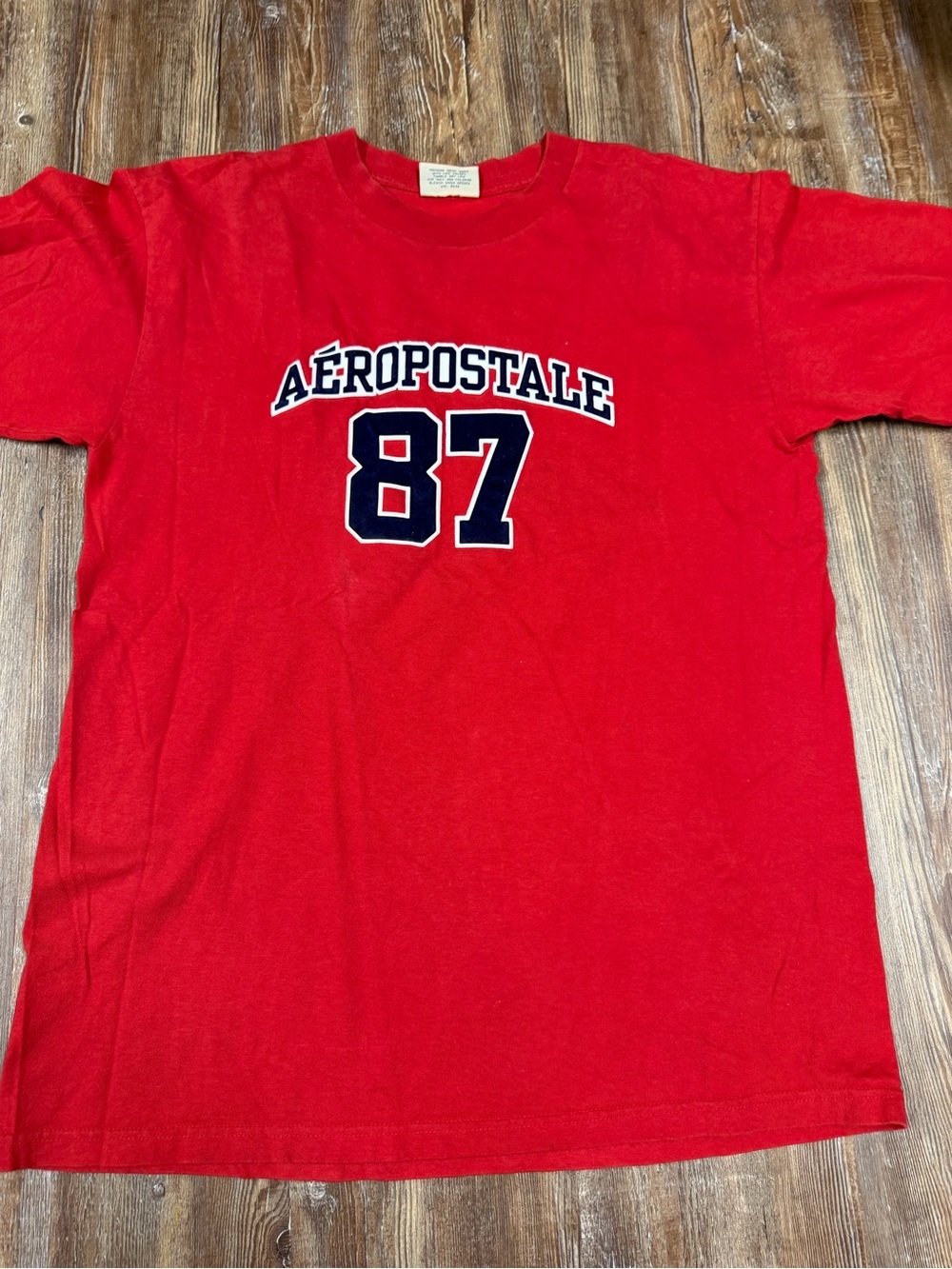 Vintage Y2K Red Aeropostale cotton t-shirt with white and navy blue 'AÉROPOSTALE
